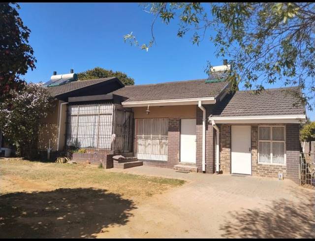 BUSINESS FOR SALE IN KEMPTON PARK
